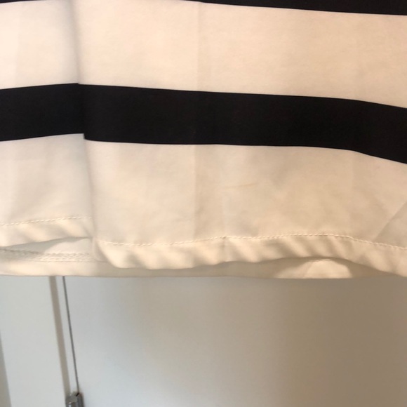 Silk shirt with bus on it from London - Picture 3 of 5